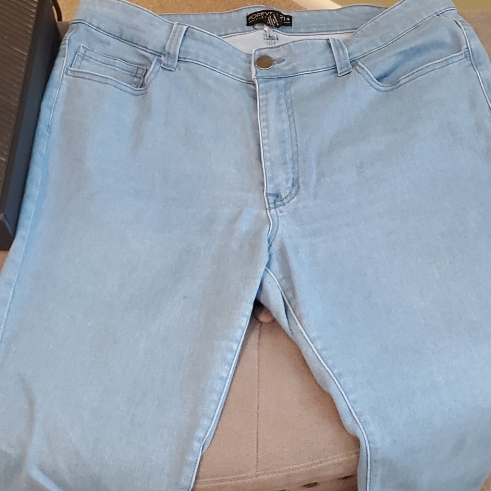 Jeans - Picture 3 of 4